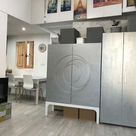 شقة Luminoso Loft En La Ciudad Vieja آكورونيا المظهر الخارجي الصورة