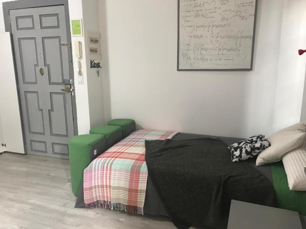 شقة Luminoso Loft En La Ciudad Vieja آكورونيا المظهر الخارجي الصورة
